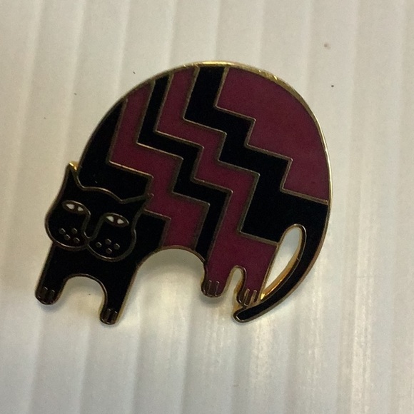 LAUREL BURCH Burgundy Black Enamel Aztec Cat Cloisonné Brooch 1980s Vintage - Picture 4 of 10